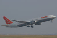 OE-LAX @ VIE - Lauda Air Boeing 767-300 - by Yakfreak - VAP