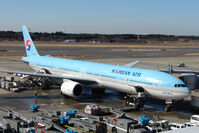 HL7533 @ RJAA - KAL B777 at Narita - by Terry fletcher