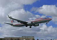 N945AN @ TNCM - On short final for landing.