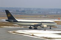 N143UP @ CID - On Alpha 5 taxiing to runway 27 - by Glenn E. Chatfield