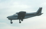 N8890M @ S50 - on final - by Wolf Kotenberg