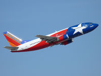 N352SW @ KPHX - Lone Star One just after take-off from 07L
