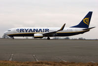 EI-DCT @ EGGW - Ryanair B737 at Luton - by Terry Fletcher