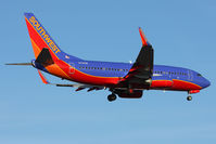 N739GB @ LAS - Southwest Airlines N739GB (FLT SWA1077) from Seattle-Tacoma Int'l (KSEA) on final approach to RWY 1L.