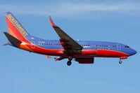 N450WN @ LAS - Southwest Airlines N450WN (FLT SWA3694) from Burbank Bob Hope Airport (KBUR) on final approach to RWY 1L.