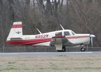 N952M @ DTN - Rolling down runway 14 at the Shreveport Downtown airport. - by paulp
