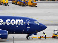 OM-NGP @ VIE - Taxiing to RWY 29 - by Patrick Radosta