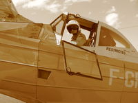 F-GFBJ @ ARGELIERS - My leader/Tiphaine Straub with the ag-cat 347 - by Crommelynck Stéphane