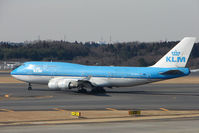 PH-BFO @ RJAA - KLM B747 at Narita - by Terry Fletcher