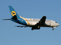UR-GAJ @ LOWW - Ukraine International Boeing 737-5Y0, c/n: 25192/2262