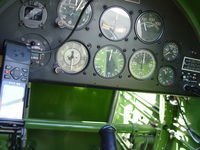 N48742 @ CCB - Cockpit - by Helicopterfriend