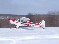 N8101A - Taxi-ing out, in God's Country (Bryant Hill)