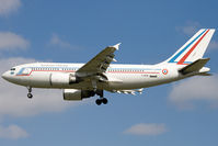 F-RADC @ LFBO - Landing 32L - by Guillaume BESNARD