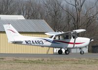 N24483 @ DTN - Rolling down runway 14 at the Shreveport Downtown airport. - by paulp