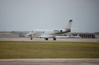 N722SW @ HOU - N722SW holding short rwy 12R at KHOU - by AJ Heiser