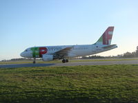 CS-TTG @ LPPR - Taxing to park, at Francisco Sá Carneiro airport. Porto