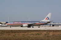 N928AN @ KMIA - Boeing 737-800 - by Mark Pasqualino