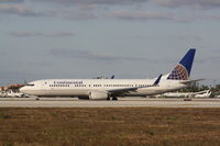 N38417 @ KMIA - Boeing 737-900 - by Mark Pasqualino