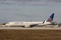 N38417 @ KMIA - Boeing 737-900