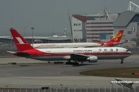 B-2500 @ VHHH - Shanghai Airlines - by Michel Teiten ( www.mablehome.com )