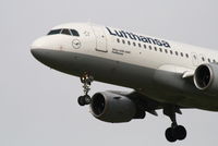 D-AIPR @ EBBR - descending to rwy 25L