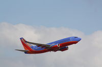 N226WN @ KFLL - Boeing 737-700 - by Mark Pasqualino