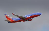N738CB @ KFLL - Boeing 737-700 - by Mark Pasqualino