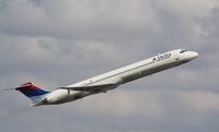 N925DL @ KFLL - MD-88