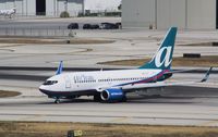 N273AT @ KFLL - Boeing 737-700 - by Mark Pasqualino