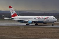 OE-LAT @ LOWW - AUSTRIAN AIRLINES - by Delta Kilo
