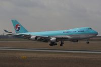 HL7600 @ LOWW - Koean Air Cargo - by Delta Kilo