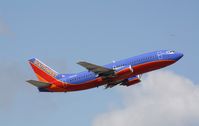 N664WN @ KFLL - Boeing 737-300