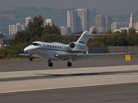 N949QS @ KSMO - N949QS arriving on RWY 21 - by Torsten Hoff