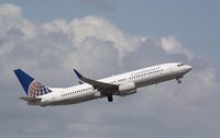 N27213 @ KFLL - Boeing 737-800 - by Mark Pasqualino