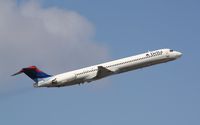 N987DL @ KFLL - MD-88