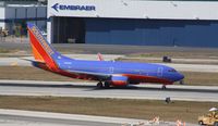 N750SA @ KFLL - Boeing 737-700 - by Mark Pasqualino