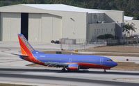 N688SW @ KFLL - Boeing 737-300