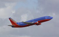 N348SW @ KFLL - Boeing 737-300