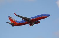 N710SW @ KFLL - Boeing 737-700 - by Mark Pasqualino