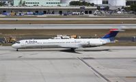 N928DL @ KFLL - MD-88