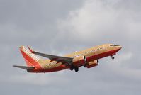 N773SA @ KFLL - Boeing 737-700 - by Mark Pasqualino