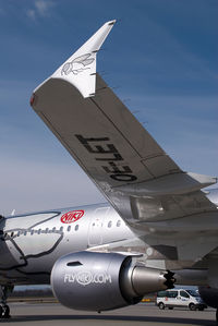 OE-LET @ VIE - Fly Niki Airbus A321