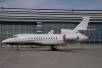 HB-IUX @ VIE - Falcon 900 - by Yakfreak - VAP