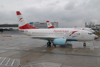 OE-LNM @ VIE - Austrian Airlines Boeing 737-600