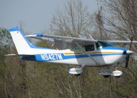 N9427M @ DTN - About to touch down on runway 14 at the Shreveport Downtown airport. - by paulp