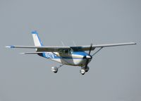 N9427M @ DTN - Landing on 14 at the Shreveport Downtown airport. - by paulp