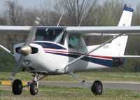 N25913 @ DTN - On taxiway Foxtrot heading to runway 14 at the Shreveport Downtown airport. - by paulp