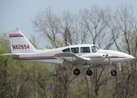 N62654 @ DTN - Landing on runway 14 at the Shreveport Downtown airport. - by paulp