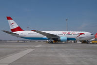 OE-LAZ @ VIE - Austrian Airlines Boeing 767-300 - by Yakfreak - VAP