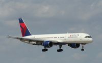 N672DL @ KMIA - Boeing 757-200